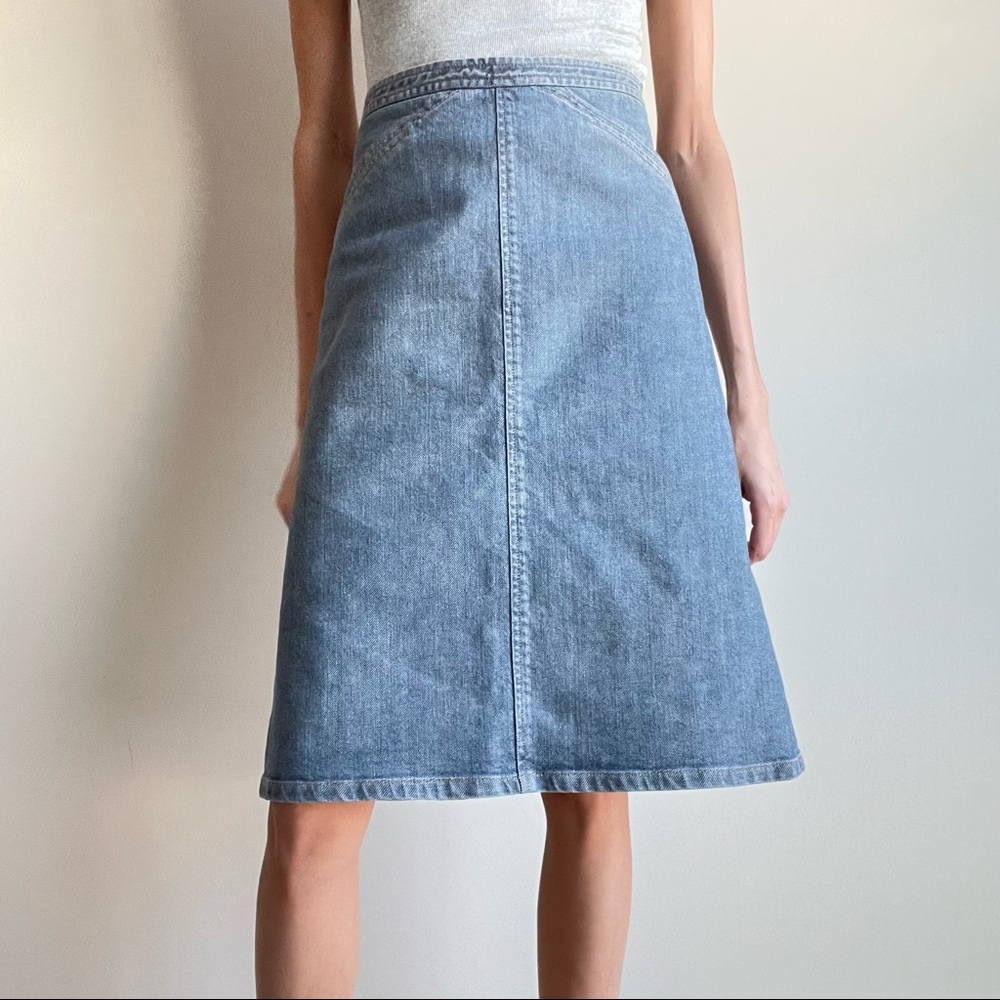 THEORY DENIM SKIRT
size: 0 | waist-15” length-24” | runs a little big